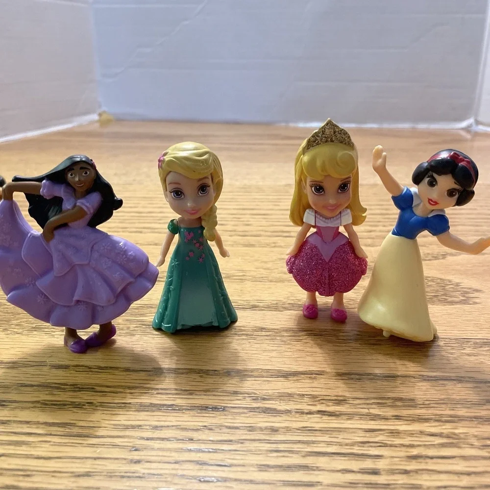 4 Disney Princess Cake Topper Figure Lot Elsa, Snow White, Isabella, Aurora 3-4